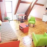 Privilodges Chateau Perrin Szálloda Grenoble