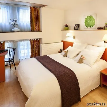 Privilodges Chateau Perrin 4* Γκρενόμπλ