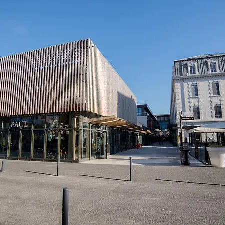 Privilodges Chateau Perrin 4*