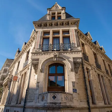 Privilodges Chateau Perrin