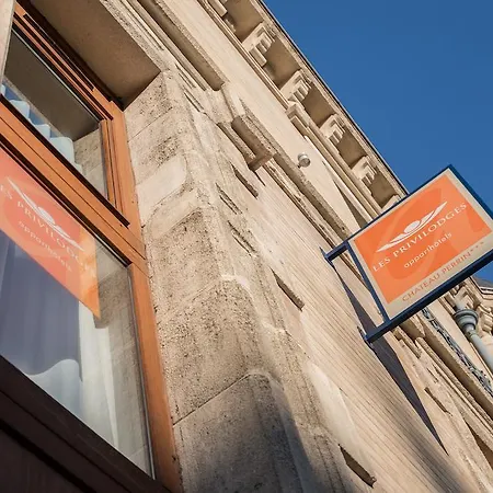 Privilodges Chateau Perrin Hotel Grenoble