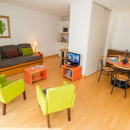 Privilodges Chateau Perrin 4* Grenoble