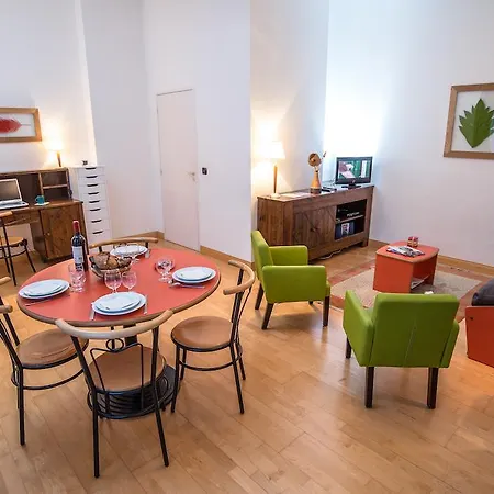 Hotel Privilodges Chateau Perrin 4*