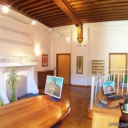 Privilodges Chateau Perrin Hotel Grenoble