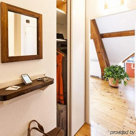 ホテル Privilodges Chateau Perrin 4*