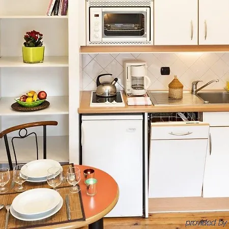 ホテル Privilodges Chateau Perrin グルノーブル