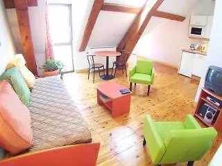 Privilodges Chateau Perrin Otel Grenoble