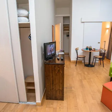Privilodges Chateau Perrin Hotel Grenoble