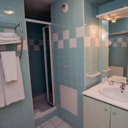 Privilodges Chateau Perrin Hotel Grenoble