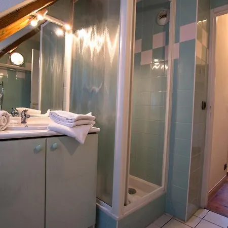 Hotel Privilodges Chateau Perrin 4*