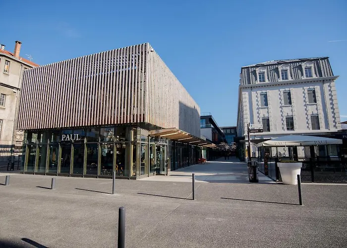 Privilodges Chateau Perrin 4*