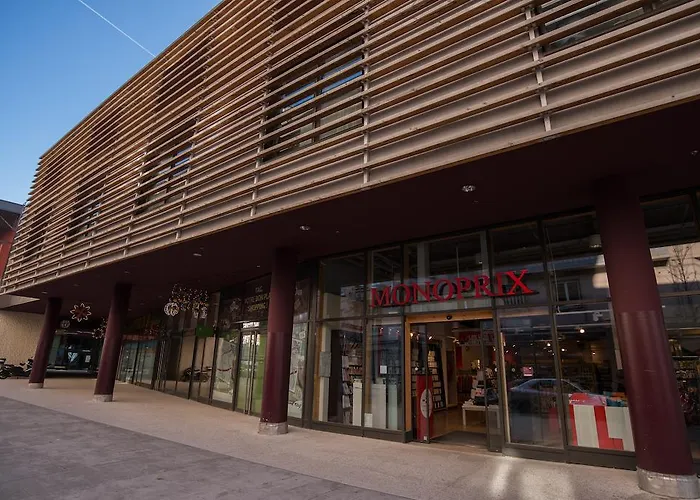 Privilodges Chateau Perrin 4* גרנובל