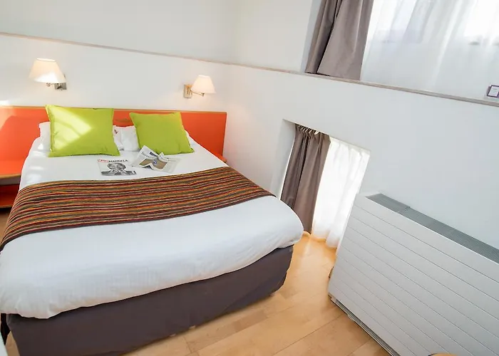 מלון Privilodges Chateau Perrin גרנובל