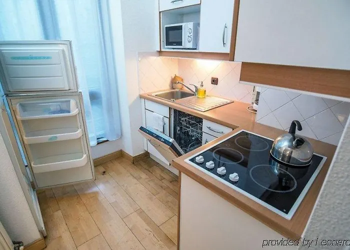 מלון Privilodges Chateau Perrin גרנובל