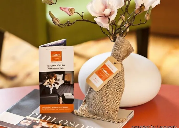 מלון Privilodges Chateau Perrin