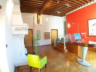 Privilodges Chateau Perrin 4* Grenoble