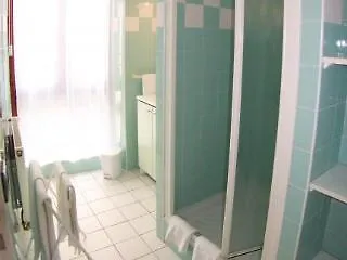 Privilodges Chateau Perrin מלון 4*