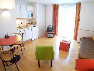 Privilodges Chateau Perrin מלון