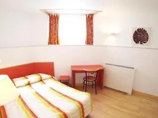 מלון Privilodges Chateau Perrin 4*