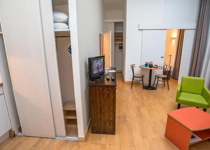 Privilodges Chateau Perrin מלון גרנובל