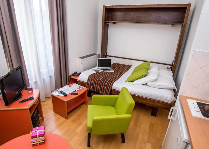 Privilodges Chateau Perrin Grenoble