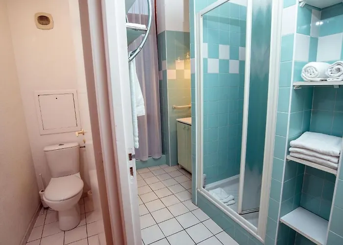 Отель Privilodges Chateau Perrin Гренобль