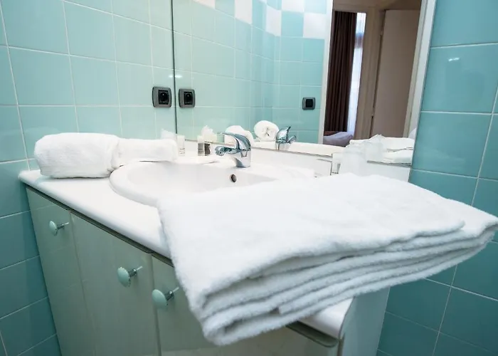 מלון Privilodges Chateau Perrin