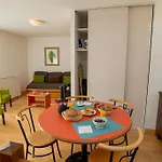 Hotel Privilodges Chateau Perrin