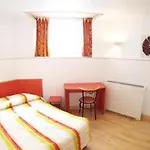 Hotel Privilodges Chateau Perrin 4*