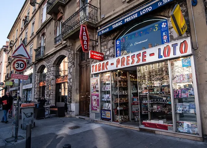 Privilodges Chateau Perrin Grenoble