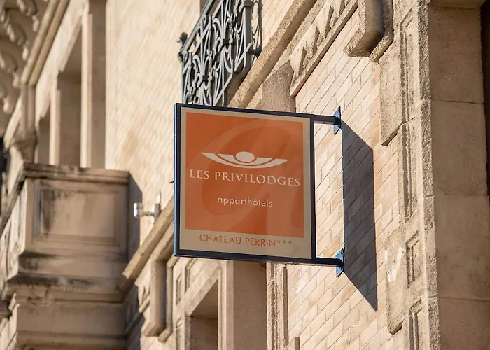 Privilodges Chateau Perrin 4*