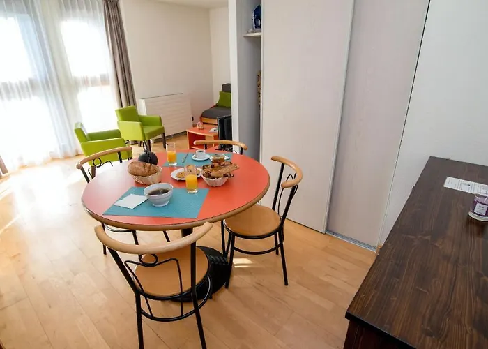 Privilodges Chateau Perrin Hotel 4*