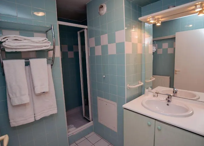 Privilodges Chateau Perrin Hotel Grenoble